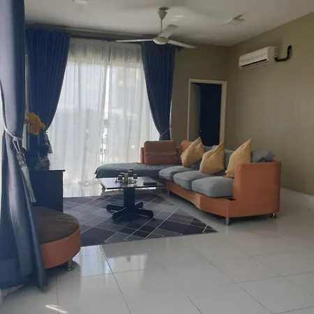 Cyberia Crescent Cyberjaya -3 Bedroom 8 Pax Exterior photo